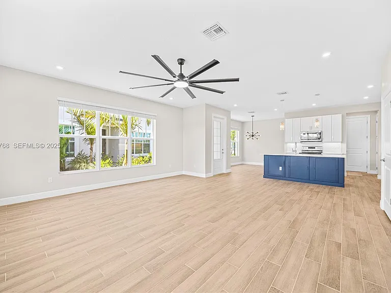 3542 NW Solange Ct — Photo 12