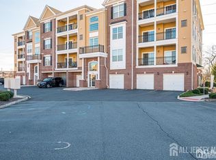 524 Doral Ct, Piscataway, NJ 08854