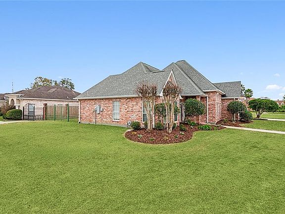 2nd image of 26 Madewood Dr