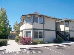 2874 State St APT D, Medford, OR 97504