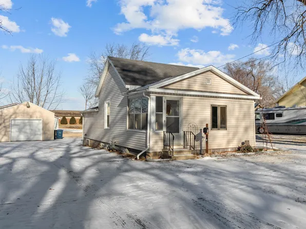712 W 4th Ave, Oshkosh, WI 54902
