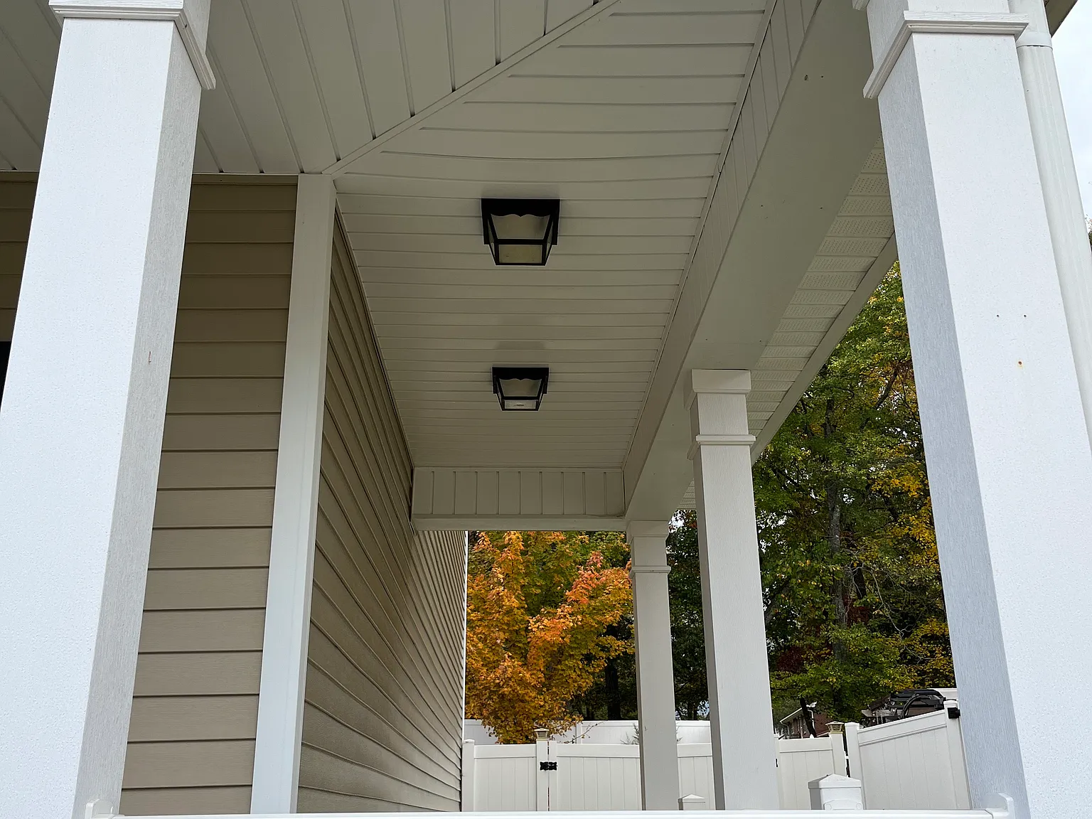 1730 Ridgestone Ln — Photo 2