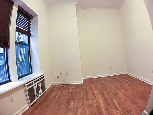 Rented by Francine Realty | media 8