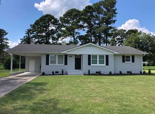 90 Pike Dr, Clinton, NC 28328