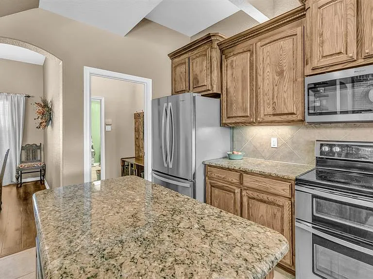 Highland Dr — Photo 22