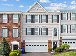 502 Raymond Dr, Oakdale, PA