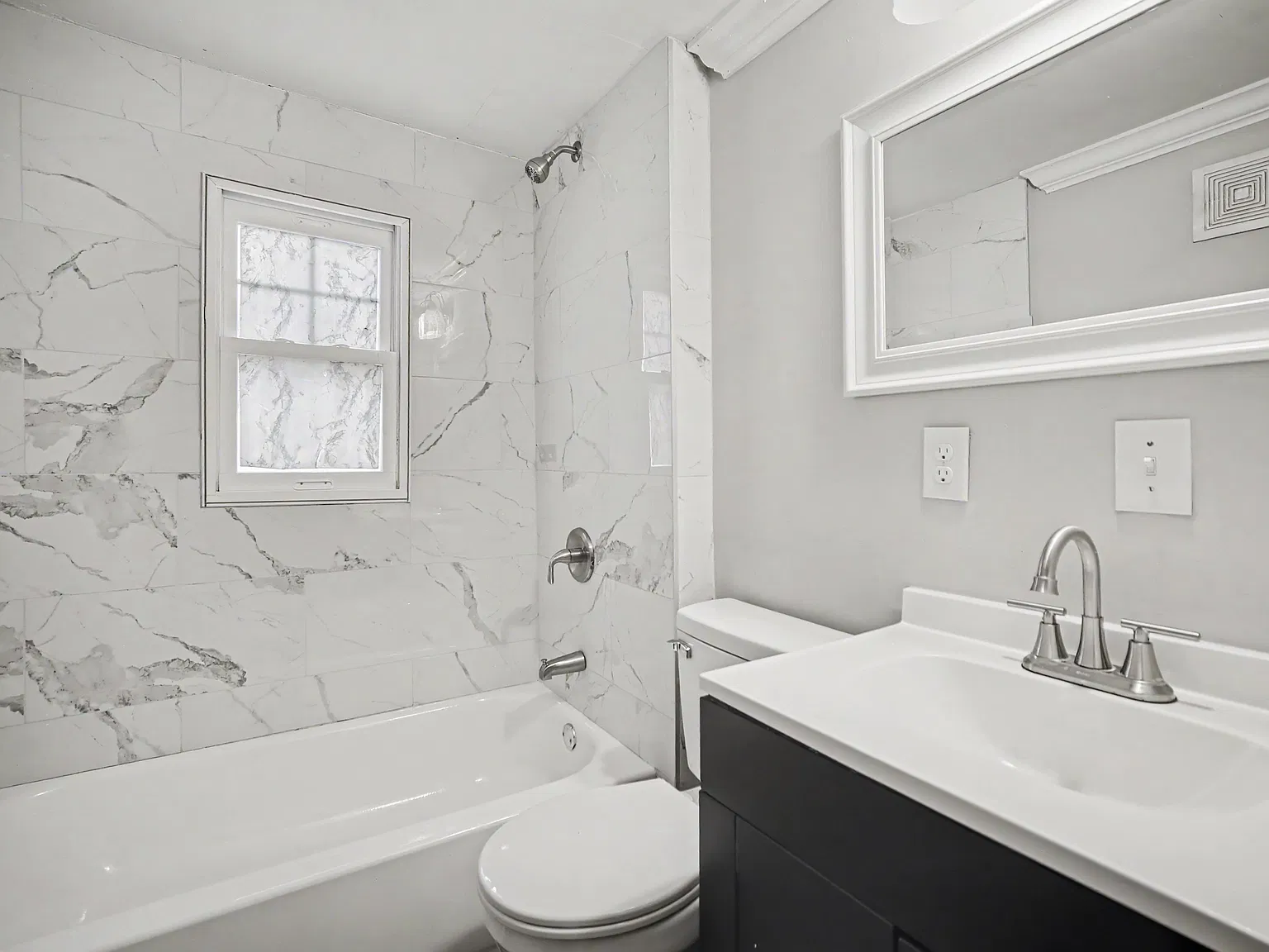 2 bed, 858 sqft, $1,400 — Photo 1