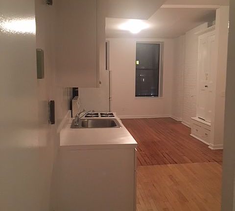 2nd image of 178 Norfolk St APT 13