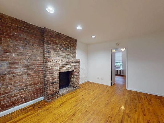 4th image of 224 E 81st St #3B