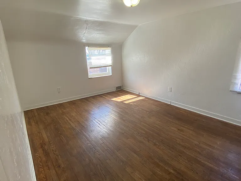 1454 Sylvan Ter — Photo 12