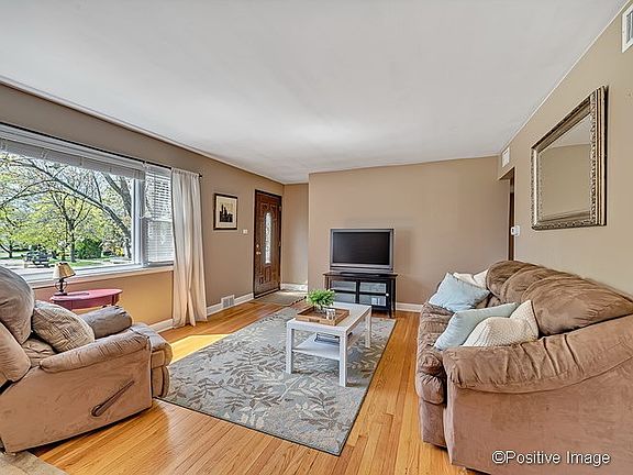 4th image of 42 W Jackson St