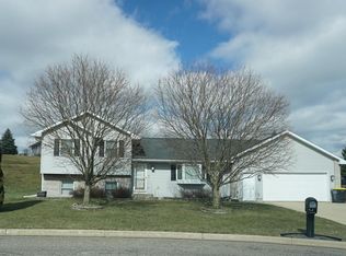 417 Ridgeview Ct, Tomah, WI 54660