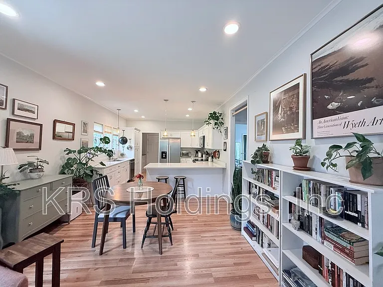 209 Moline St — Photo 3