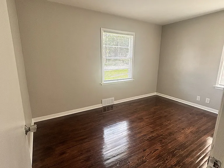 624 Alliance Ave — Photo 4