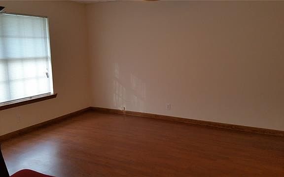 4th image of 1304 Edgefield Dr