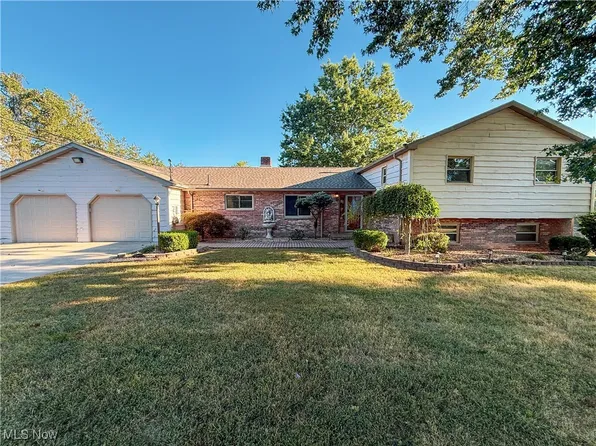 215 Valley Mills Rd, Parkersburg, WV 26104