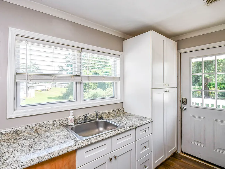 W Dennis Dr — Photo 8