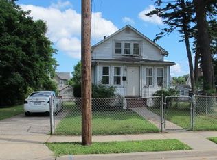 67 Lillian Ave, Freeport, NY 11520