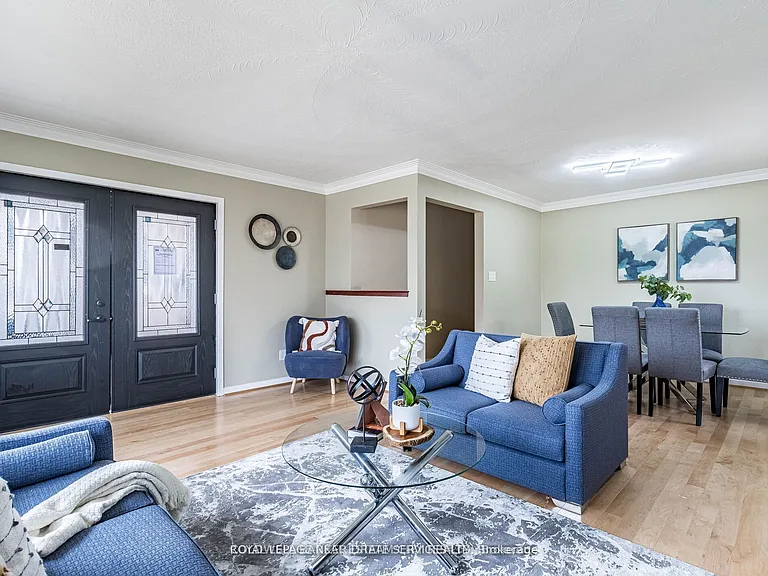 231 Elizabeth St S #UPPER — Photo 14
