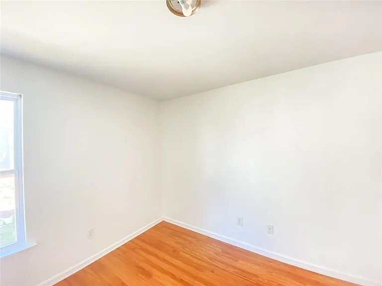 1068 S Gordon Rd — Photo 15