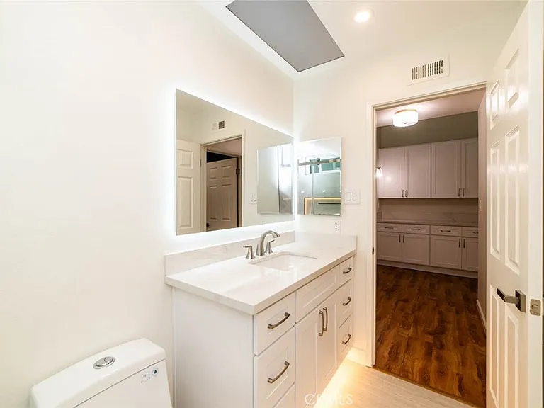 10 Oak Tree Ln — Photo 28
