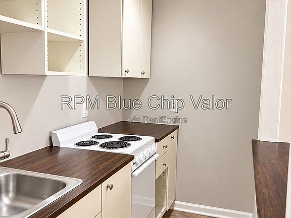 2nd image of 2118 Kemper Ln APT 5