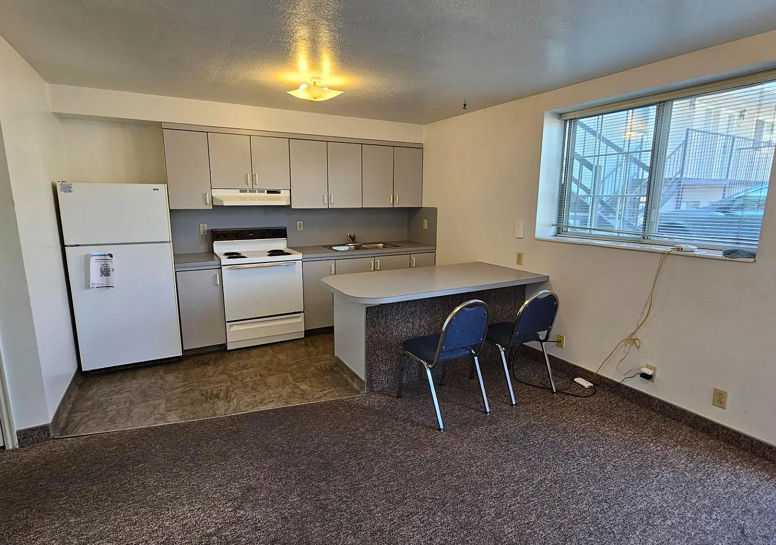 855 N 700 E - 10 — Photo 1