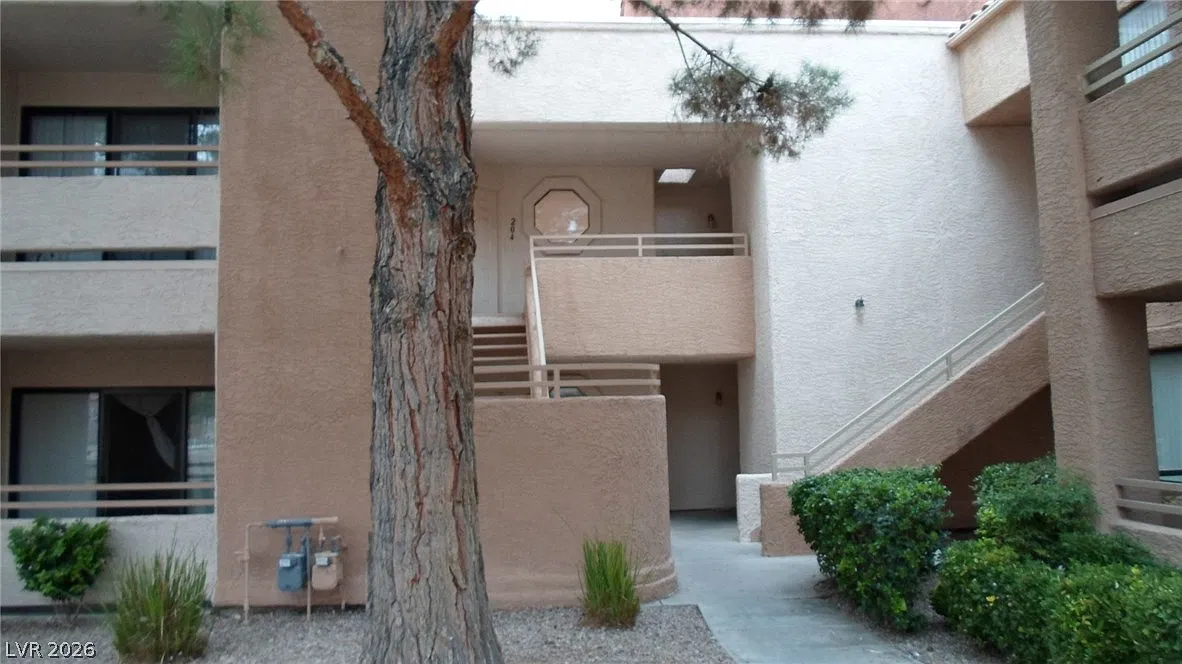 2 bed, 2.0 bath, 1091 sqft, $1,400 — Photo 1