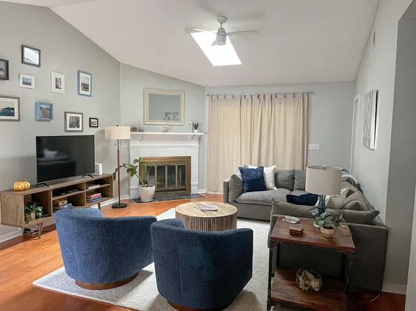 1556 E Crossing Ln, Mount Pleasant, SC 29466