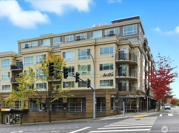 300 110th Ave NE APT 201, Bellevue, WA 98004
