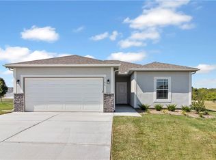 2102 Creek View Ln, Raymore, MO 64083