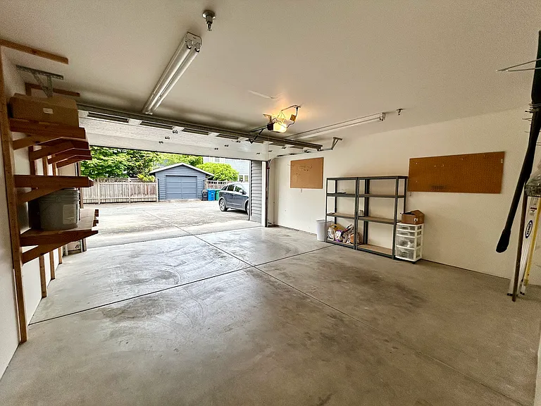 1923 42nd Ave E — Photo 24