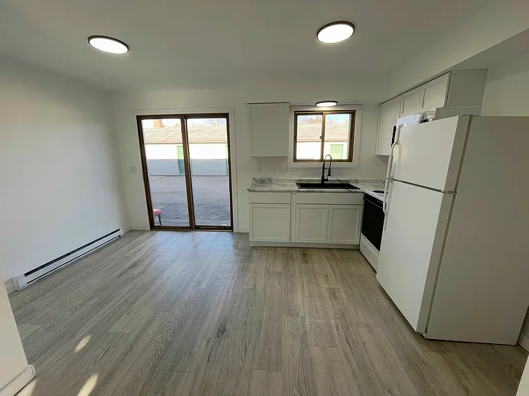 903 Genrich St #C — Photo 7