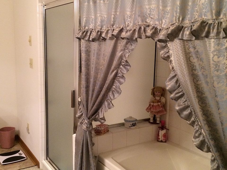 2nd image of 1911 Springbrook N