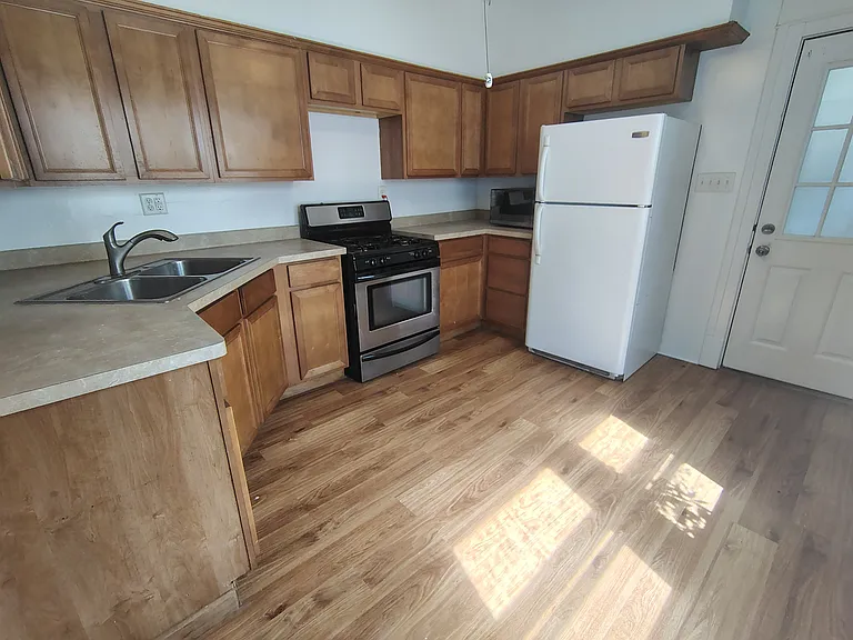 1121 N Church St #1 — Photo 3