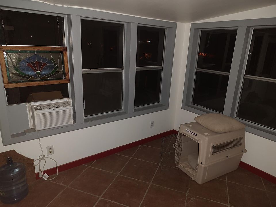 2nd image of 406 S 4th St