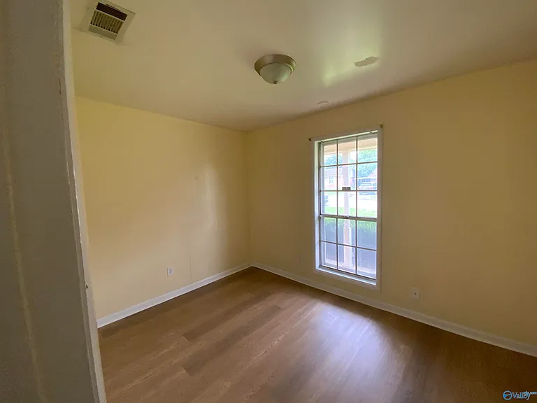 3310 Village Dr SW — Photo 8