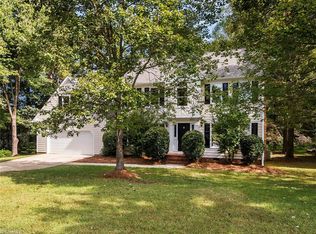 8 Winterberry Ridge Ct, Greensboro, NC 27407