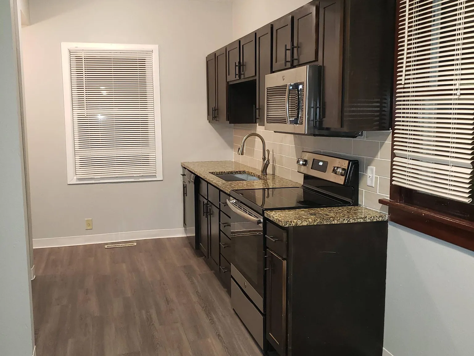 3809 S Hawthorne Ave — Photo 3