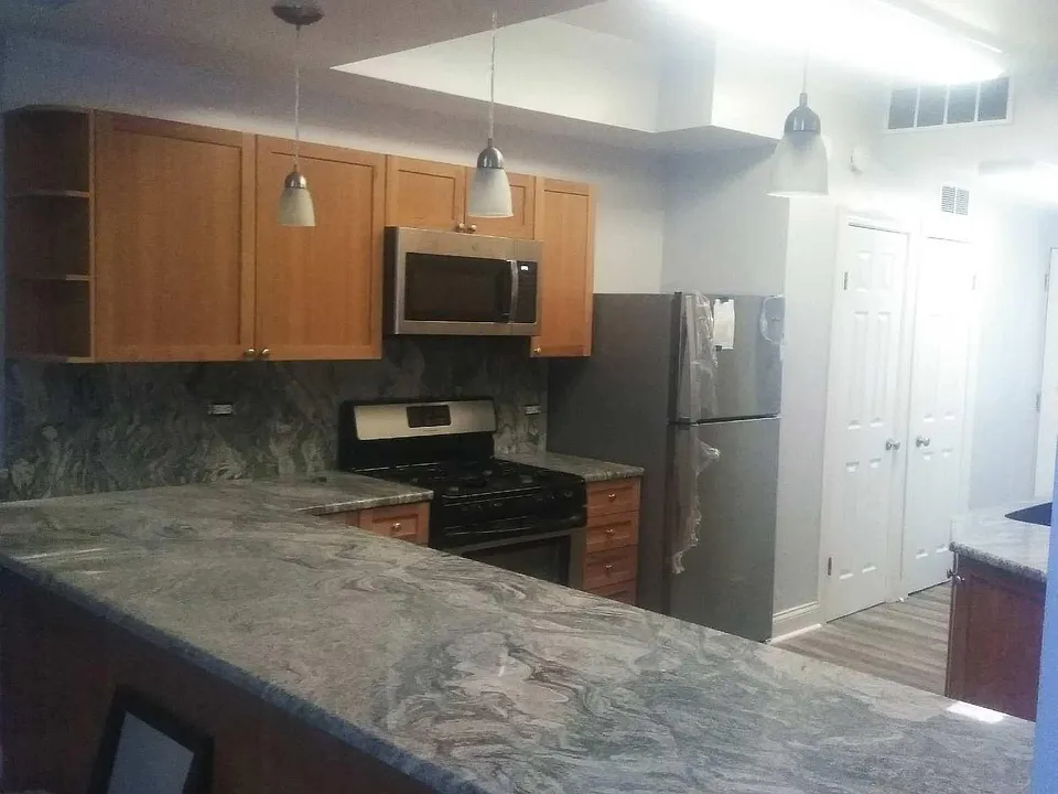 Breakfast bar and kitchen