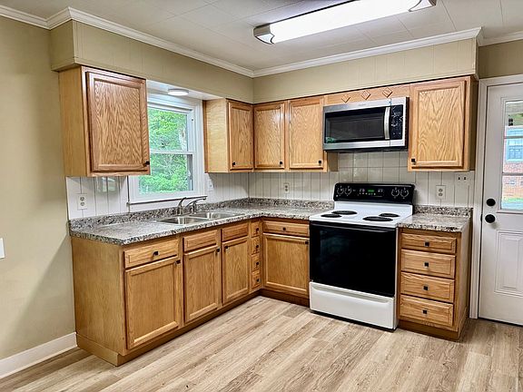 5th image of 268&284 Evergreen Rd