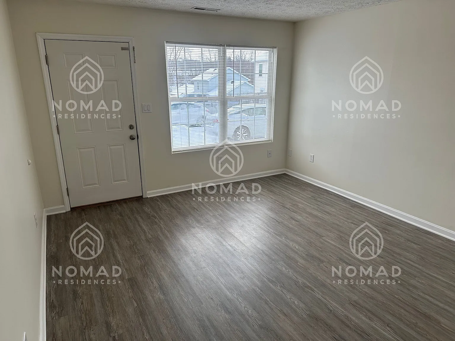 2 bed, 1.0 bath, 900 sqft, $1,200 — Photo 2