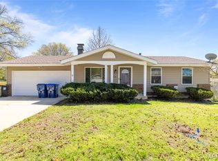 210 Vistaoak Ct, Ballwin, MO