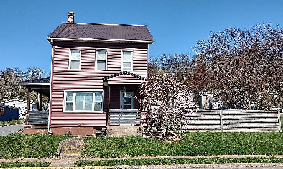 2nd image of 801 Water St