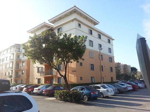 3rd image of 9340 Fontainebleau Blvd #W414