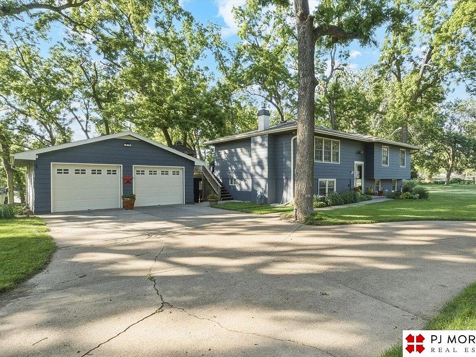 7914 Keystone Dr, Omaha, NE 68134 | Zillow