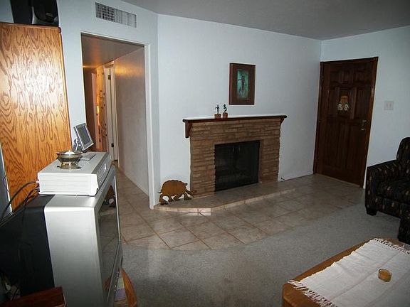 3rd image of 8001 E Kenyon Dr