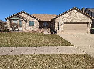 15309 Farmbrook Estates Dr, Macomb, MI 48044