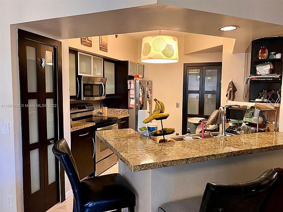 3rd image of 3255 NE 184th St APT 12212