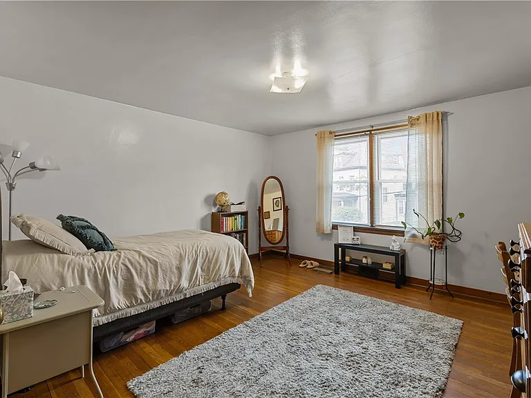 83 N Sprague Ave — Photo 2
